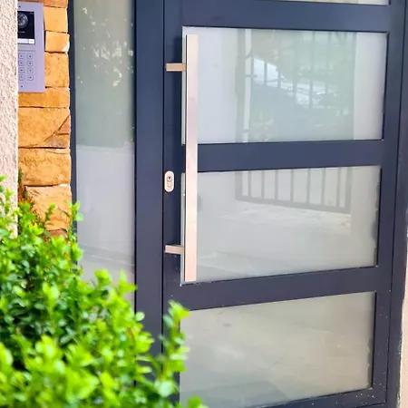 Morava 1 Asparuhovo House * וארנה